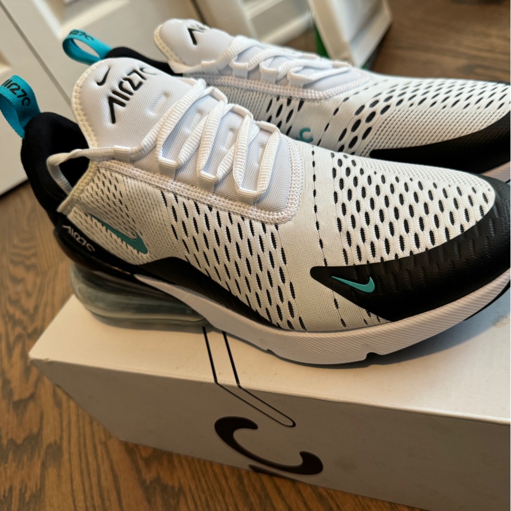 Nike Men’s Air Max 270 shoes NWT